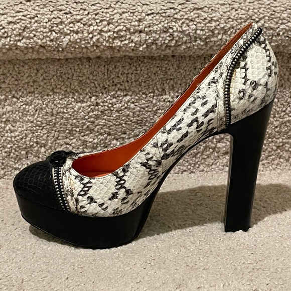 Via Spiga Jennifer Python Snake Skin Black Leather platform pumps - Picture 7 of 7
